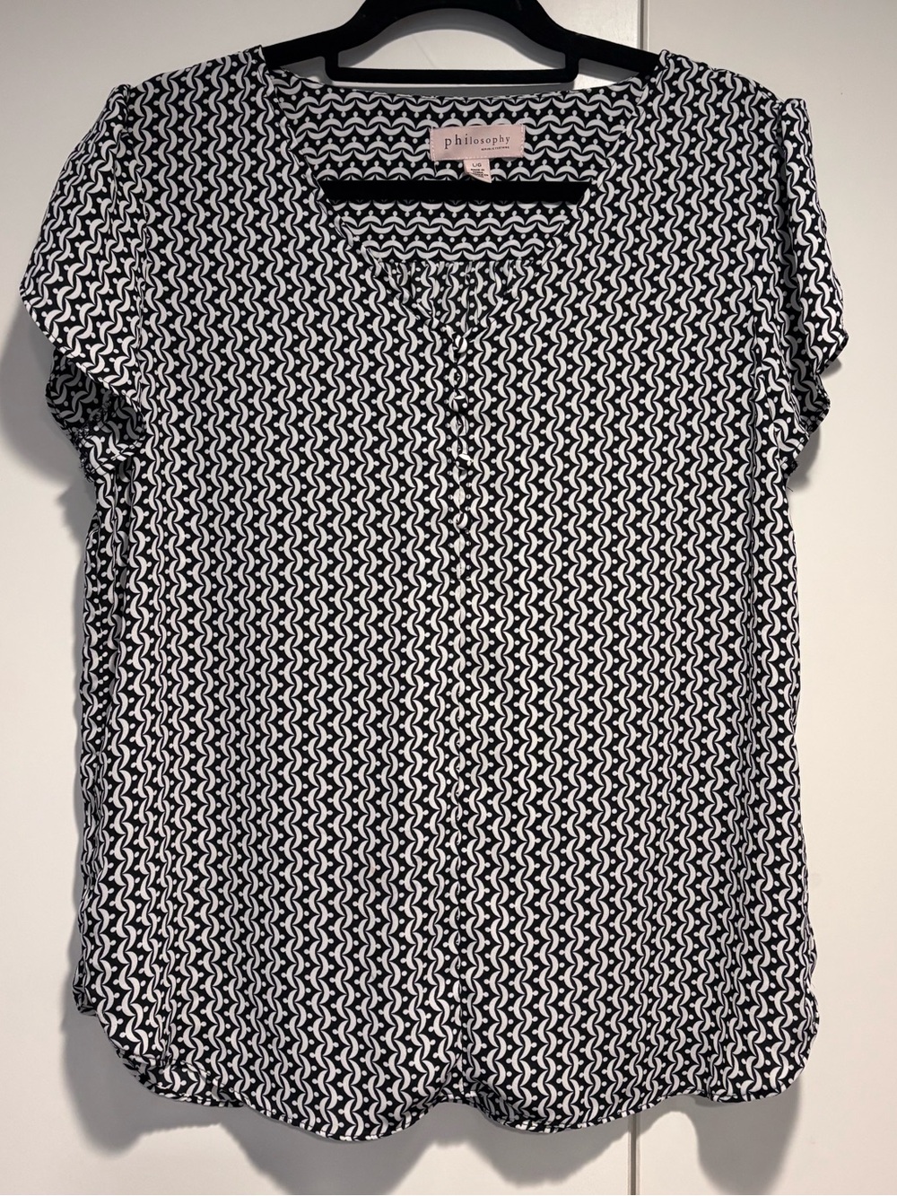 Philosophy Black and White Geometric Print Short Sleeve Blouse